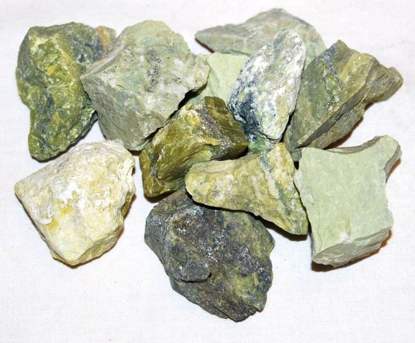 China-Jade - Serpentin - Edelsteine zur Wasserenergetisierung - Wassersteine